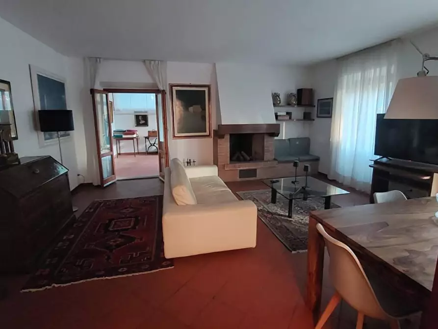 Immagine 2 di Villa in affitto  a Firenze