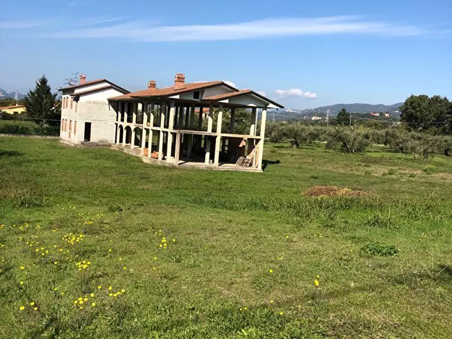 Immagine 2 di Palazzo in vendita  a Sarzana