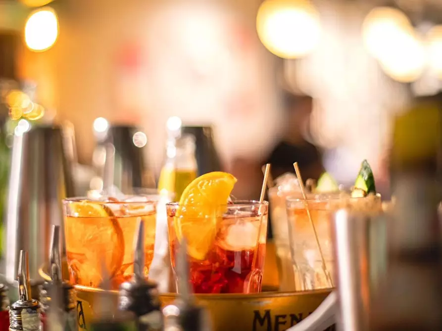 Immagine 5 di Bar / Ristorante in vendita  a Lucca