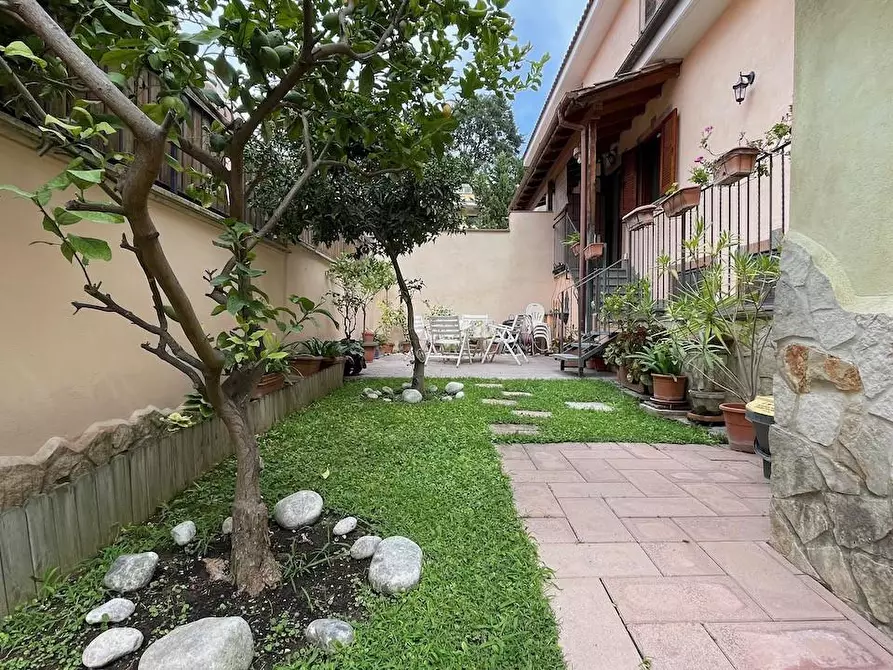 Immagine 34 di Villetta a schiera in vendita  a Fiumicino