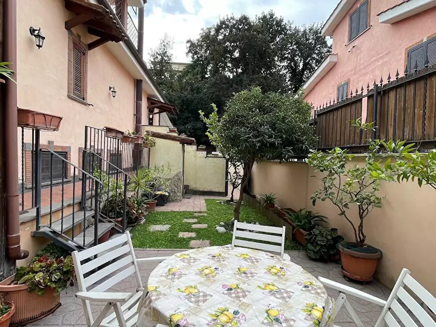 Immagine 30 di Villetta a schiera in vendita  a Fiumicino
