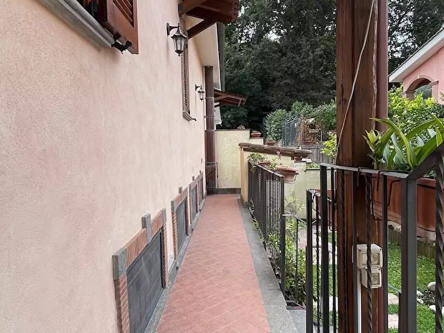 Immagine 29 di Villetta a schiera in vendita  a Fiumicino