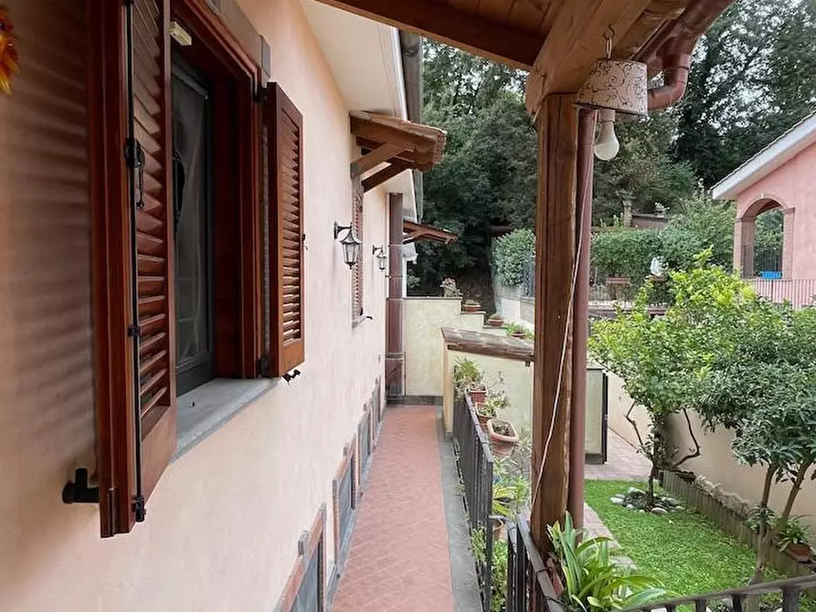 Immagine 28 di Villetta a schiera in vendita  a Fiumicino