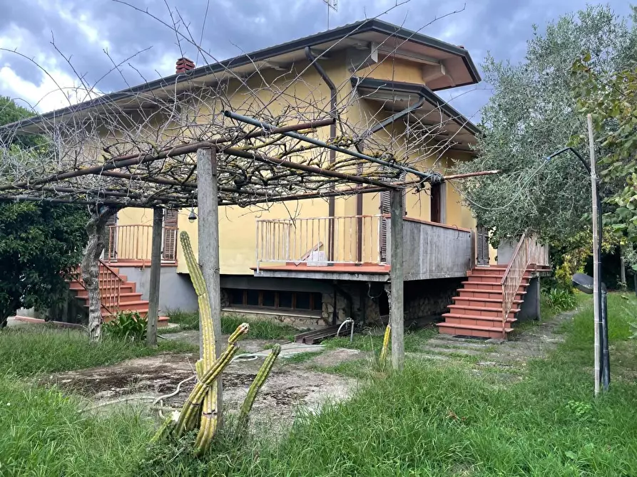 Immagine 1 di Casa indipendente in vendita  a Carrara