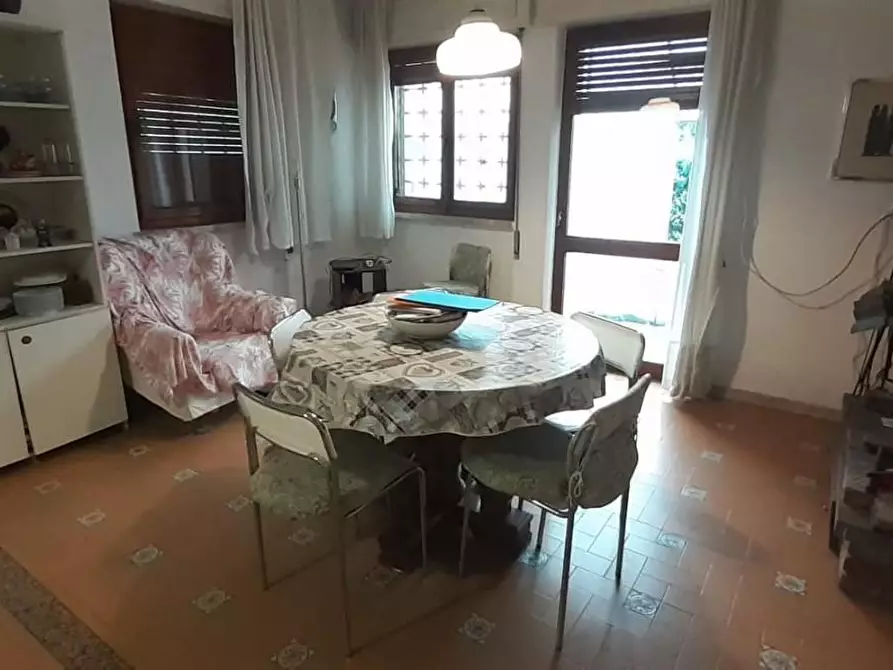 Immagine 1 di Casa bifamiliare in vendita  a Carrara