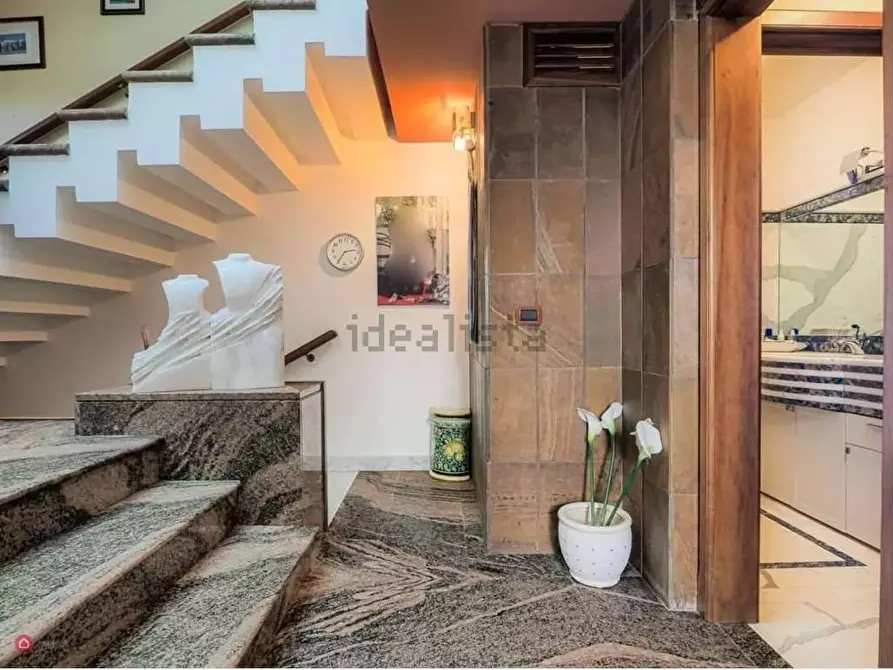 Immagine 1 di Casa bifamiliare in vendita  a Carrara