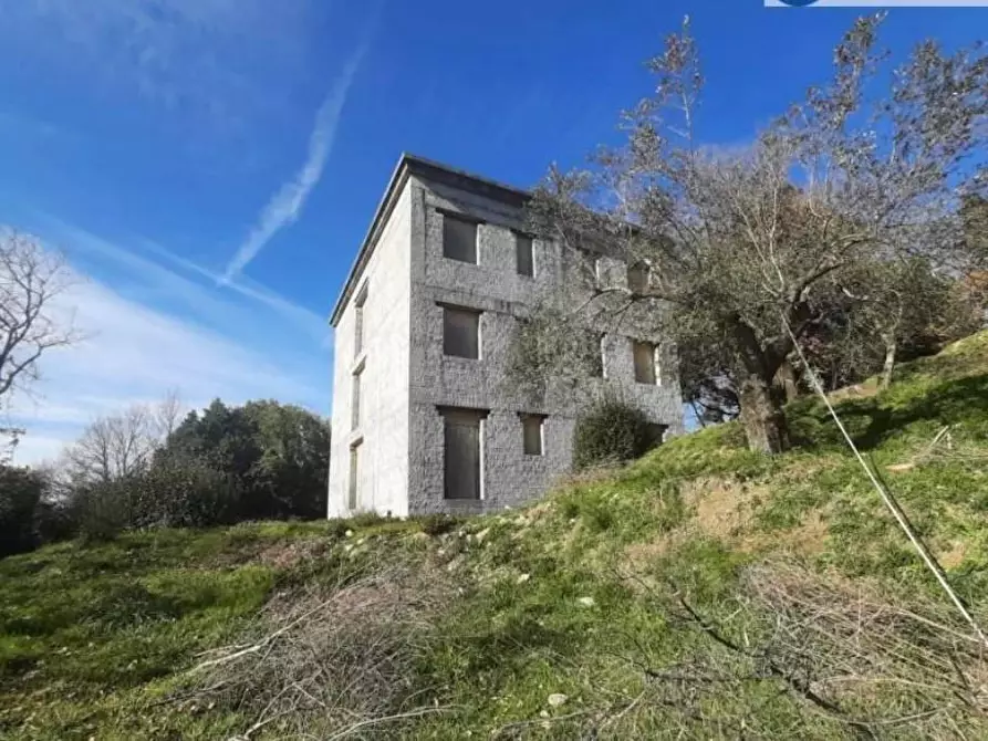 Immagine 4 di Villa in vendita  a Castelnuovo Magra