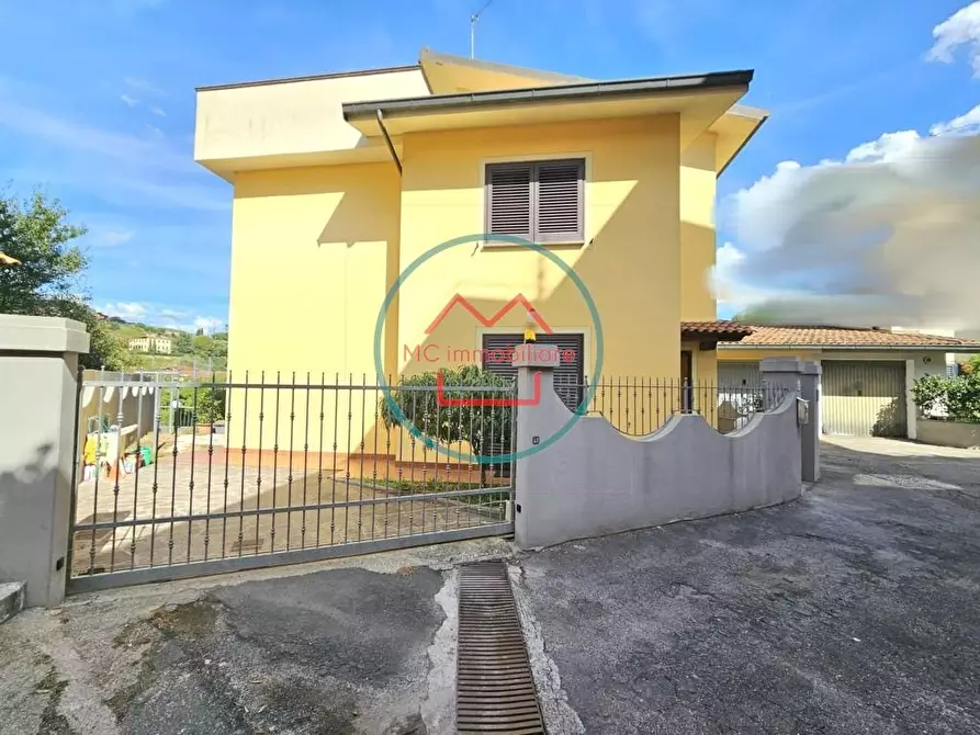 Immagine 1 di Villa in vendita  a Buggiano