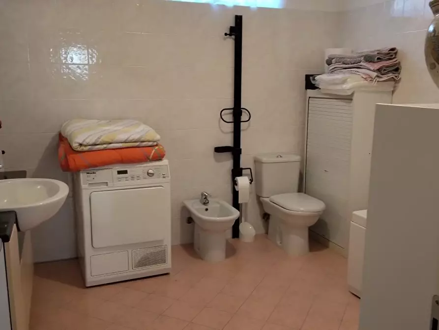 Immagine 28 di Casa indipendente in vendita  a Sarzana