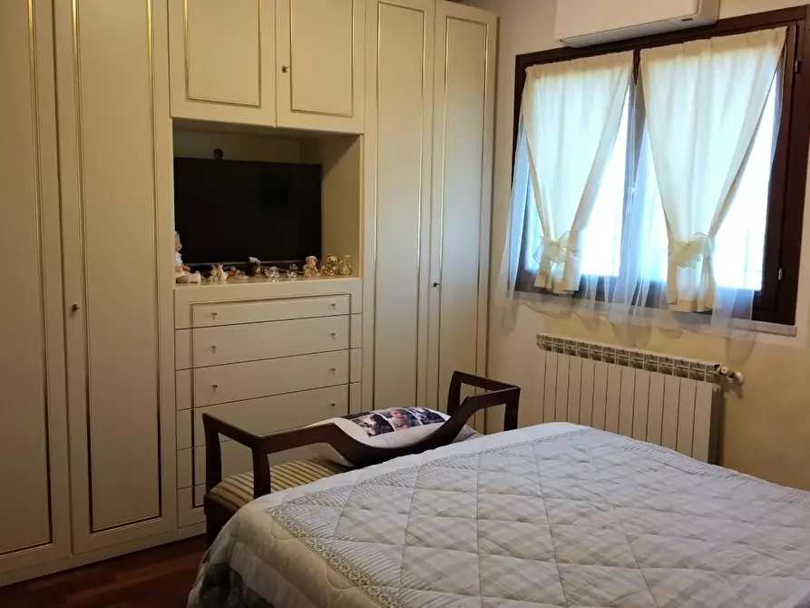 Immagine 6 di Casa indipendente in vendita  a Sarzana