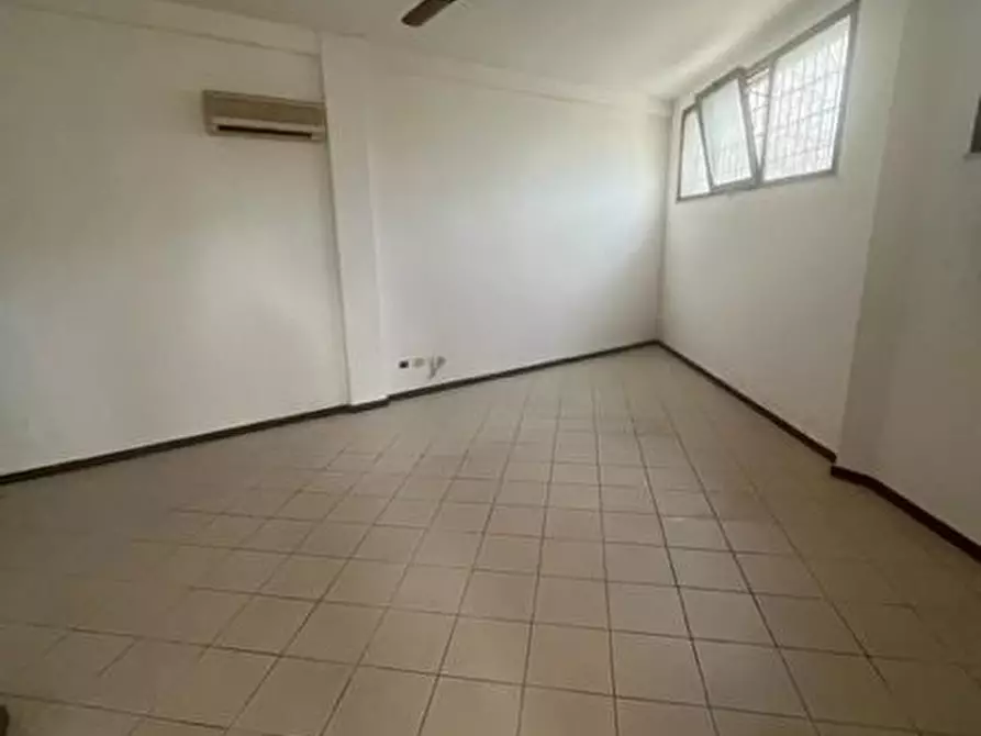 Immagine 2 di Locale commerciale in affitto  a Fosdinovo