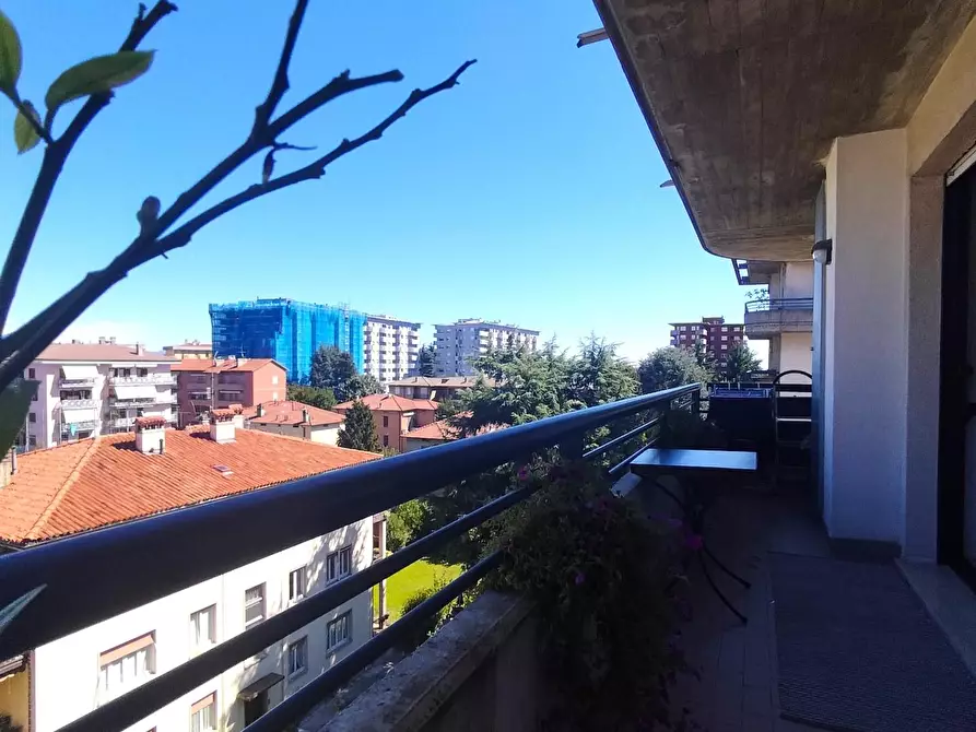 Immagine 13 di Appartamento in vendita  a Bergamo