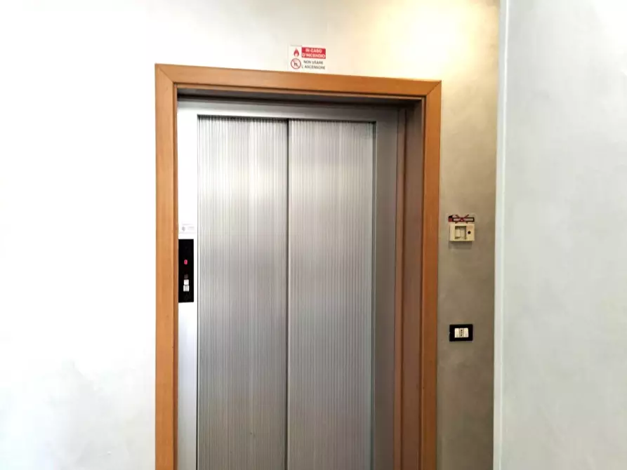 Immagine 5 di Appartamento in vendita  a Bergamo