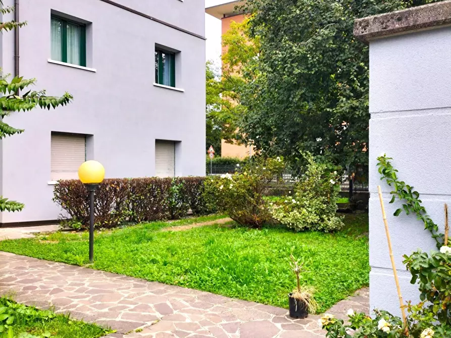 Immagine 6 di Appartamento in vendita  a Bergamo