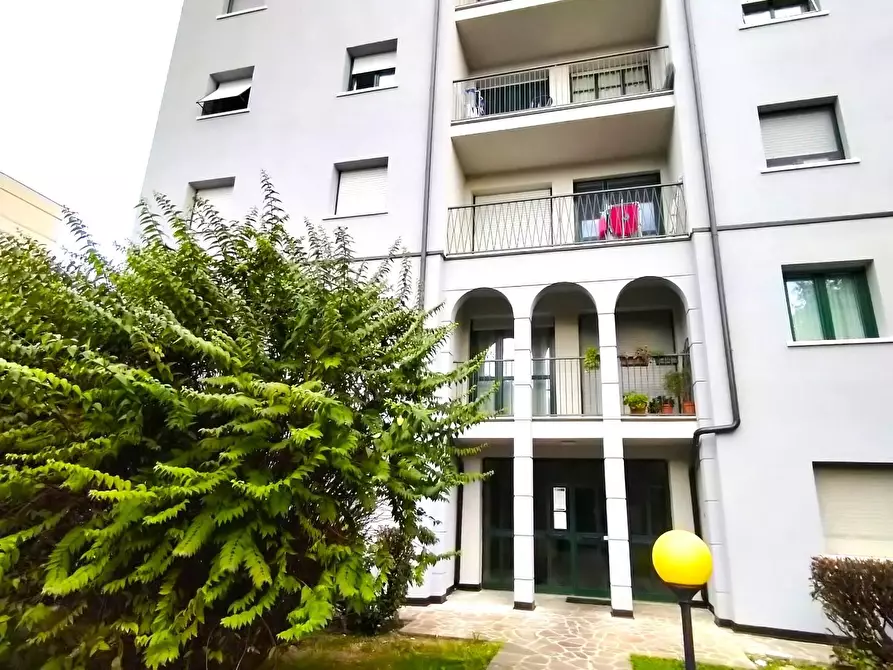 Immagine 4 di Appartamento in vendita  a Bergamo