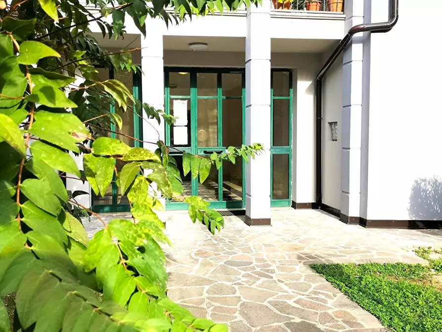 Immagine 8 di Appartamento in vendita  a Bergamo