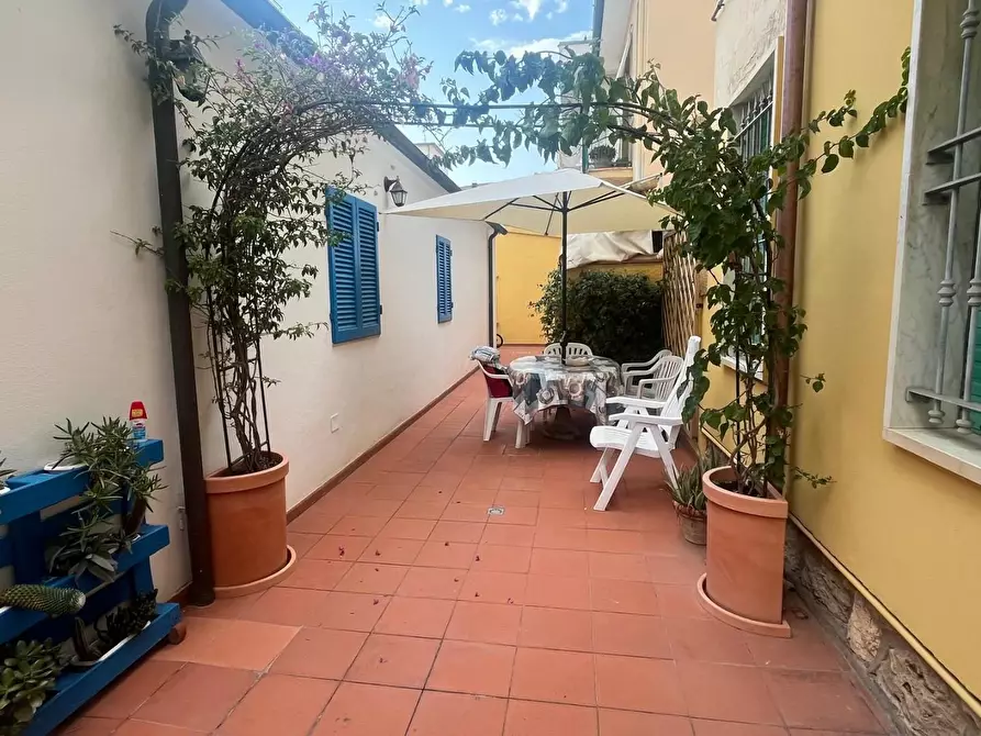 Immagine 1 di Appartamento in vendita  a Camaiore