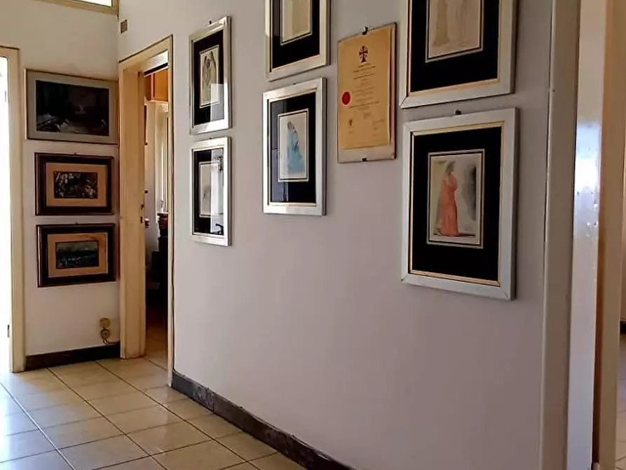 Immagine 3 di Appartamento in vendita  a Massa