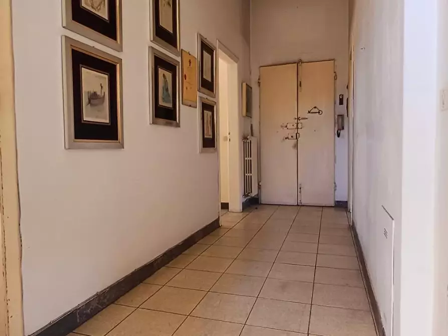 Immagine 10 di Appartamento in vendita  a Massa