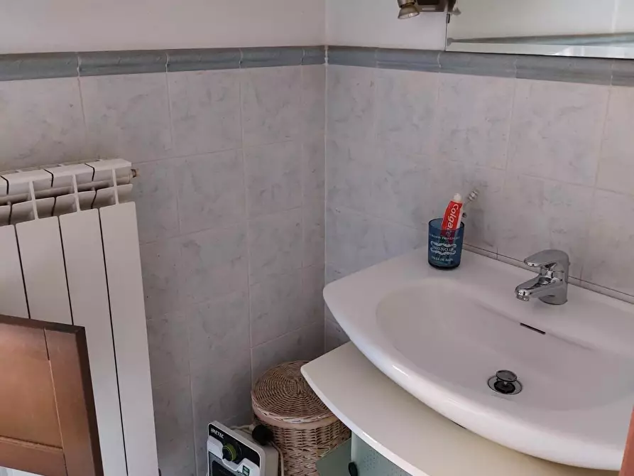 Immagine 27 di Villetta a schiera in vendita  a Castelnuovo Magra