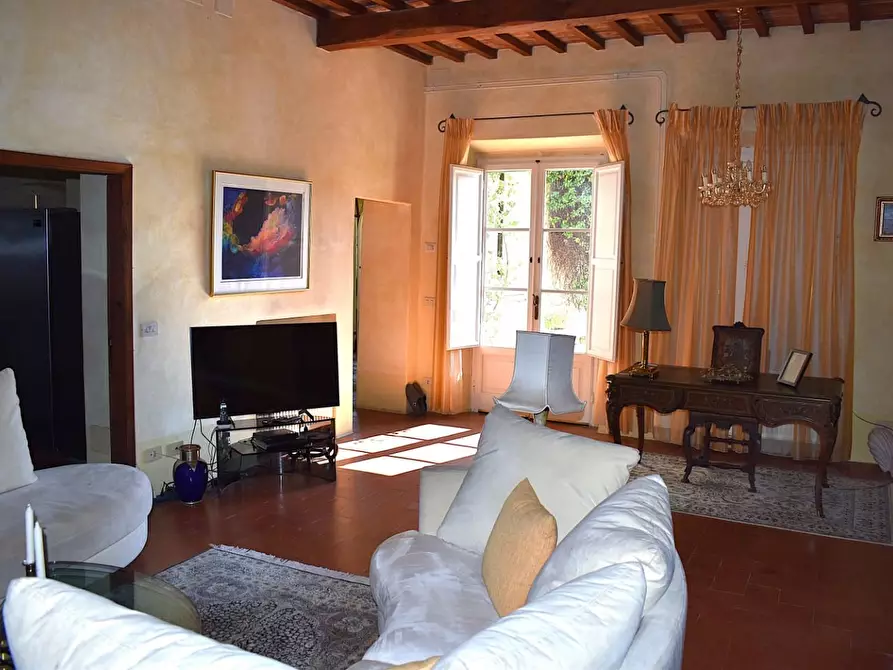 Immagine 17 di Casa colonica in vendita  a Camaiore