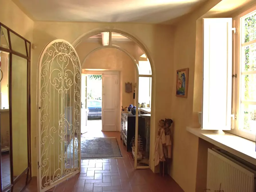 Immagine 6 di Casa colonica in vendita  a Camaiore