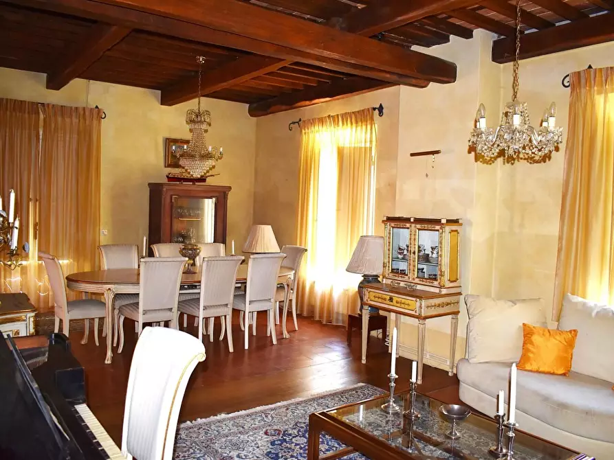 Immagine 14 di Casa colonica in vendita  a Camaiore