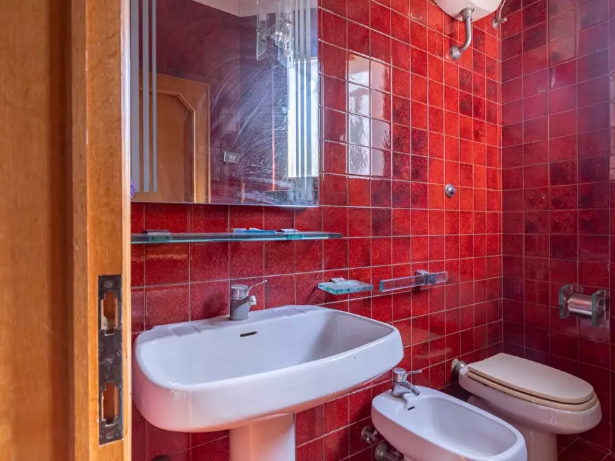 Immagine 5 di Villa in vendita  a Pisa