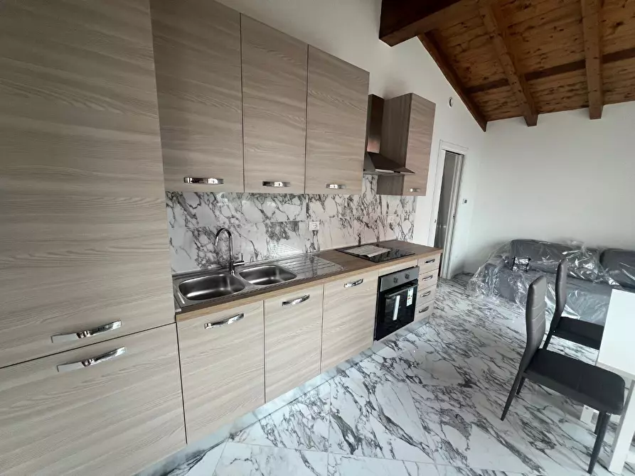 Immagine 11 di Appartamento in affitto  a Empoli