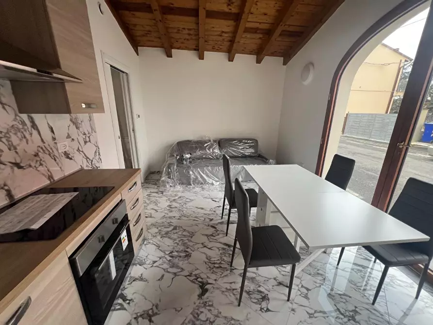 Immagine 13 di Appartamento in affitto  a Empoli