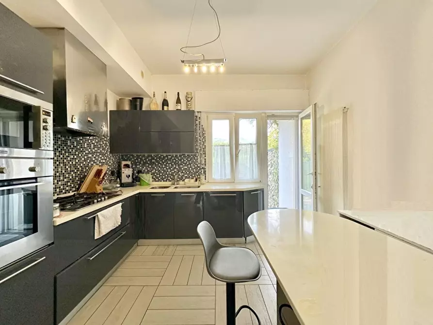 Immagine 25 di Villetta a schiera in vendita  a Pietrasanta