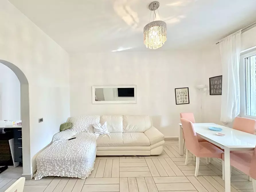 Immagine 2 di Villetta a schiera in vendita  a Pietrasanta