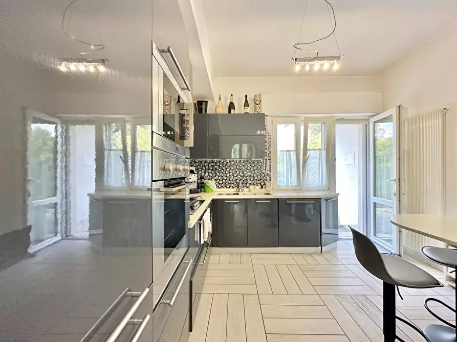 Immagine 24 di Villetta a schiera in vendita  a Pietrasanta