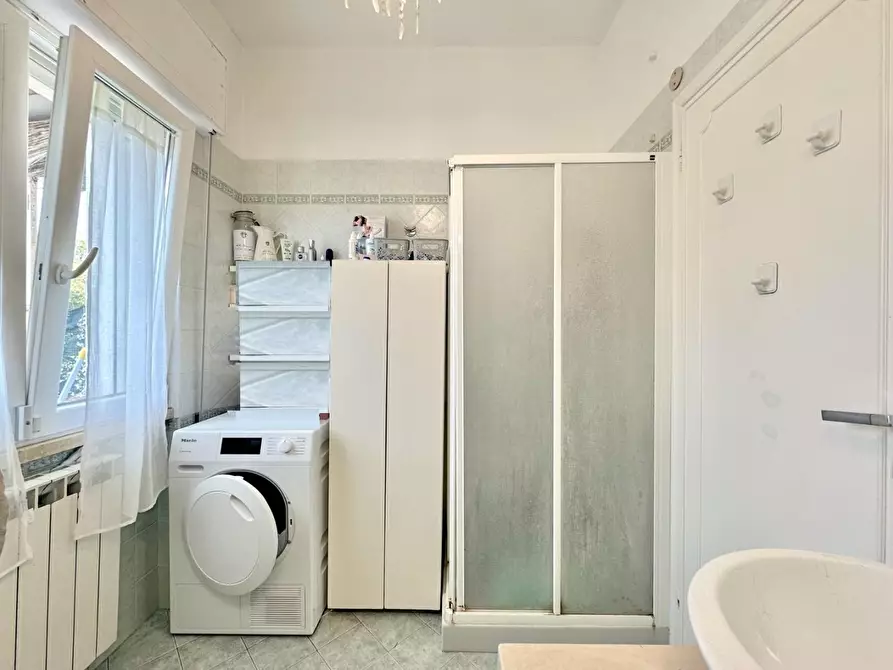 Immagine 12 di Villetta a schiera in vendita  a Pietrasanta