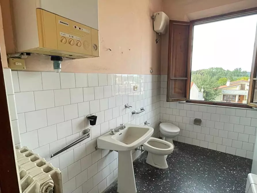 Immagine 10 di Appartamento in vendita  a Pontedera