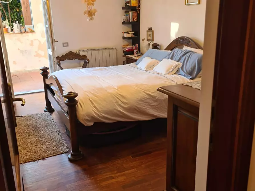 Immagine 8 di Villetta a schiera in vendita  a Carrara