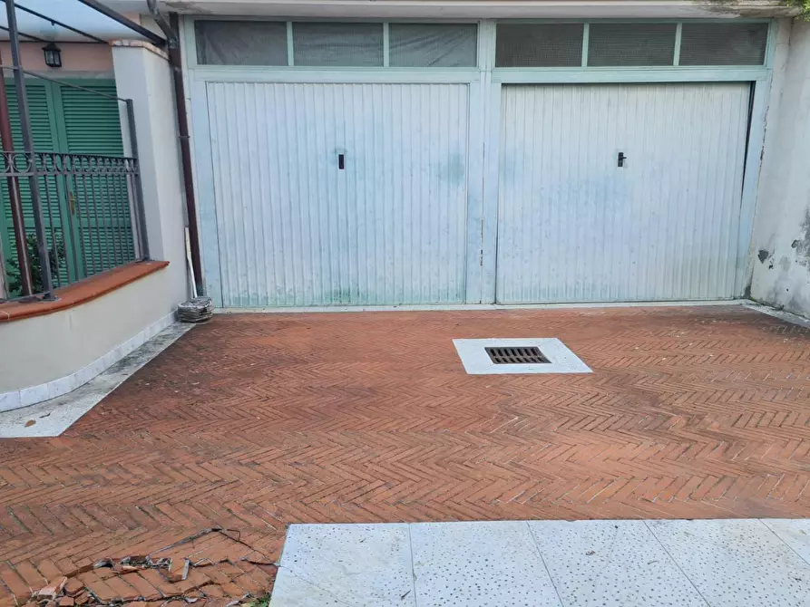 Immagine 17 di Villetta a schiera in vendita  a Carrara