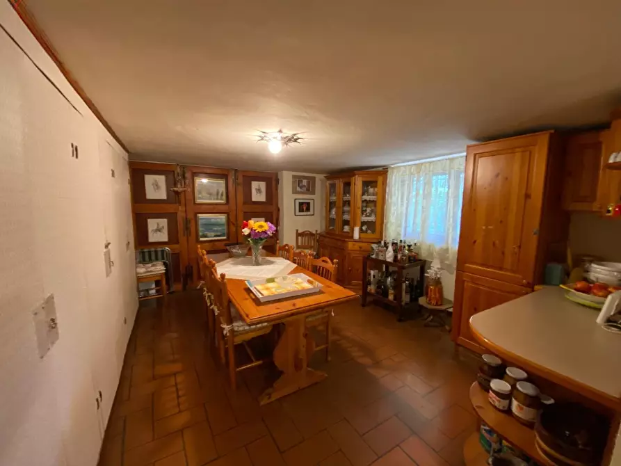 Immagine 22 di Villa in vendita  a Lucca