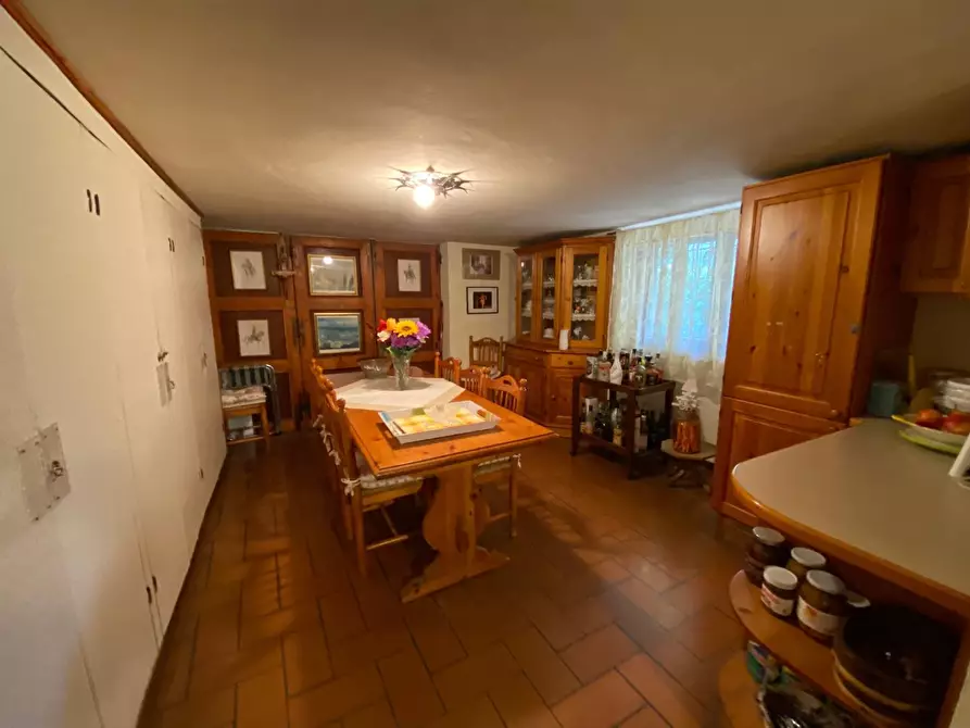 Immagine 27 di Villa in vendita  a Lucca