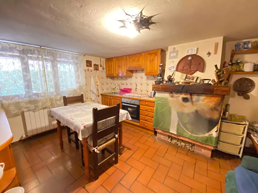 Immagine 28 di Villa in vendita  a Lucca