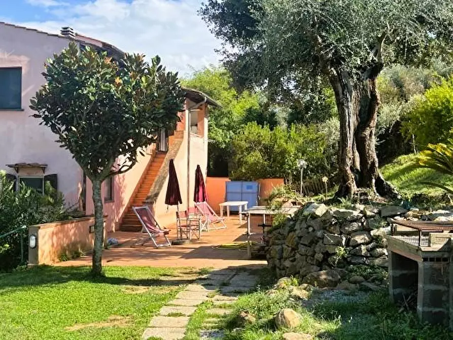 Immagine 7 di Casa semindipendente in vendita  a Livorno
