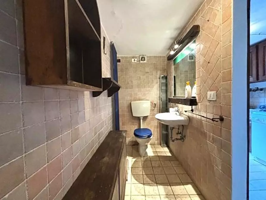 Immagine 18 di Casa semindipendente in vendita  a Livorno