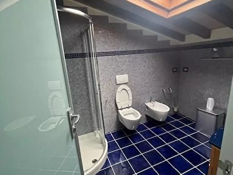 Immagine 17 di Villa in vendita  a Castelnuovo Magra