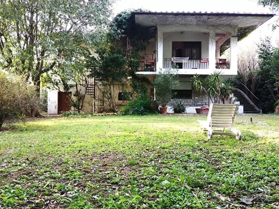 Immagine 3 di Villa in vendita  a San Giuliano Terme