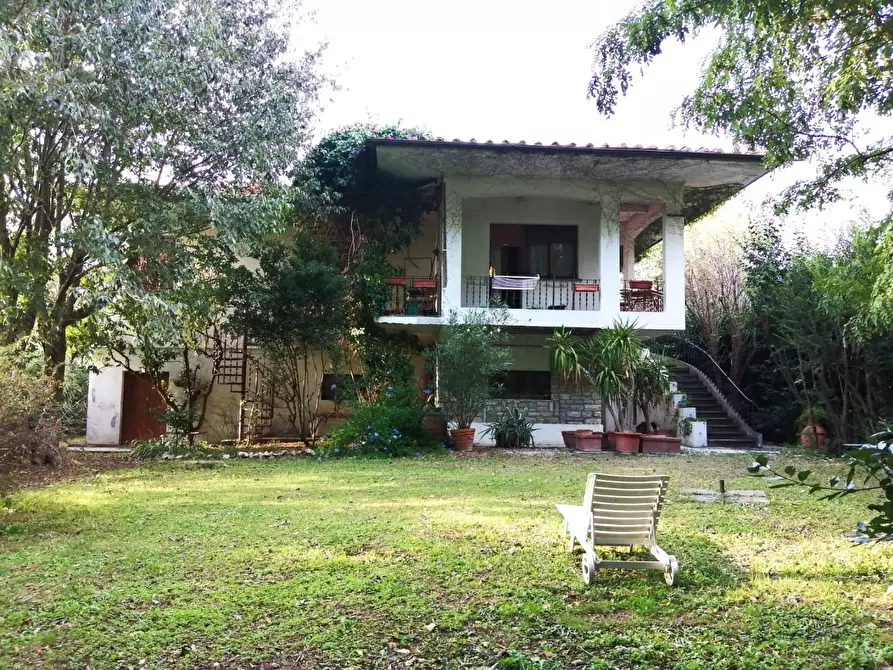 Immagine 8 di Villa in vendita  a San Giuliano Terme