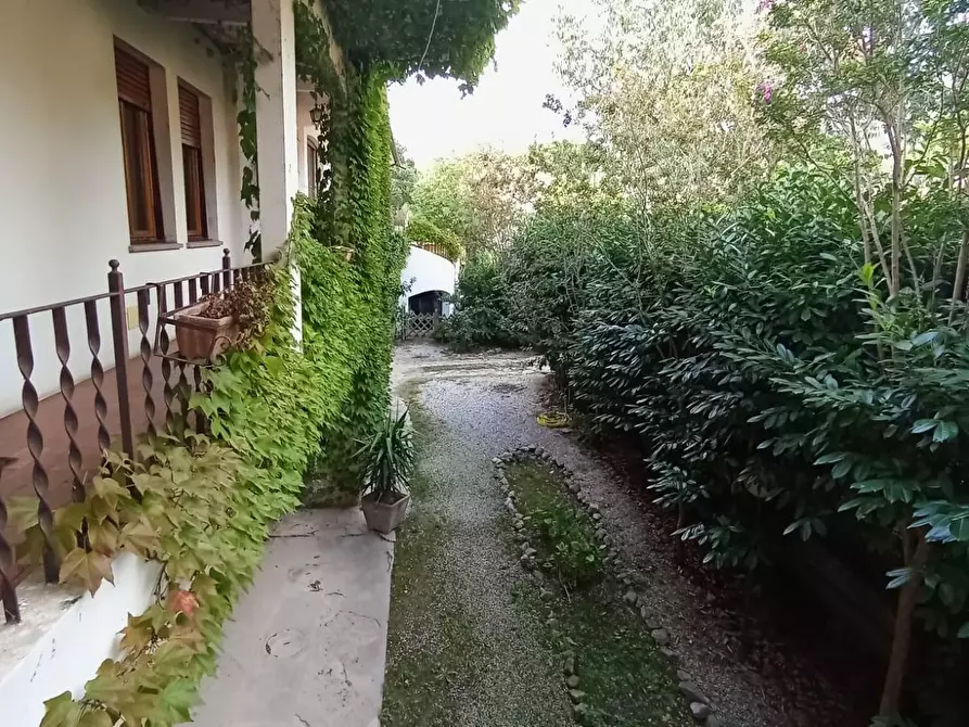 Immagine 32 di Villa in vendita  a San Giuliano Terme