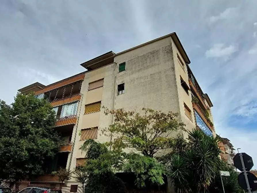 Immagine 2 di Appartamento in vendita  a Pistoia