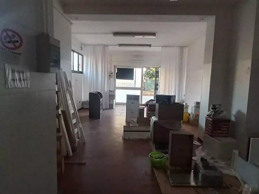 Immagine 2 di Locale commerciale in affitto  a Fosdinovo