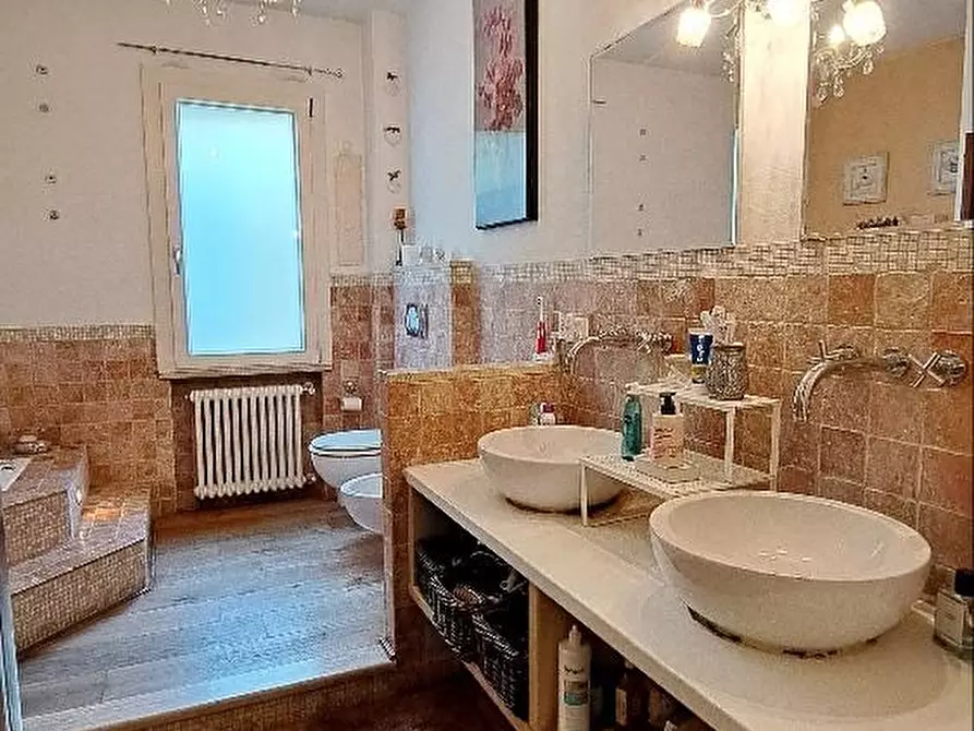 Immagine 23 di Casa indipendente in vendita  a San Giuliano Terme