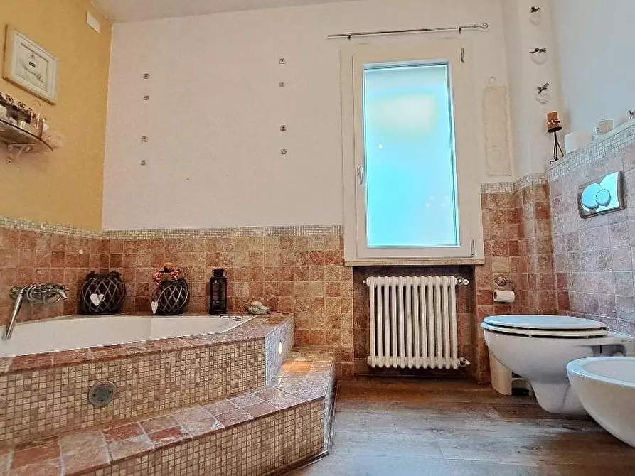 Immagine 26 di Casa indipendente in vendita  a San Giuliano Terme